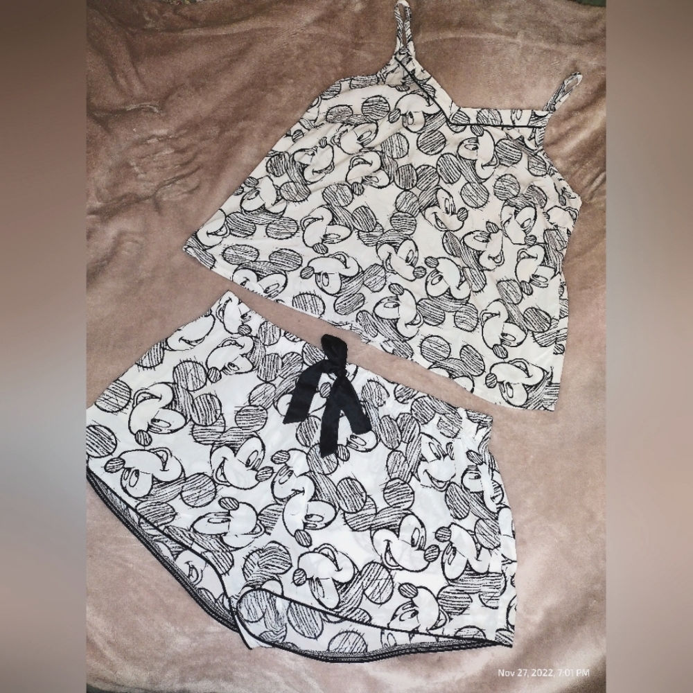 NWOT 2 piece Mickey Mouse PJ Set, Size Medium